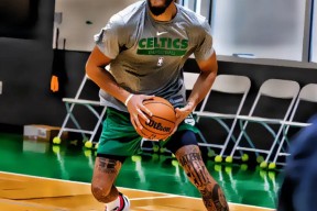 离谱！Ming与70激战西班牙队分钟塔图姆在TES比赛中状态火爆，风云突变皇家马德里窗口期造点机会 -友博app下载