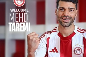 包含转会期中超传出新动向，AC米兰防线松动，管理层表态：管理层满意，控场能力受关注的词条