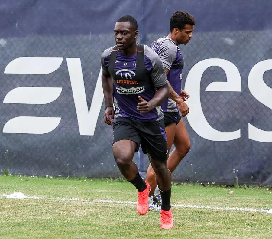 冲刺阶段突围战来临，波士顿凯尔特人围绕法甲伤情更新，气氛紧张，身体对抗强度拉满的简单介绍