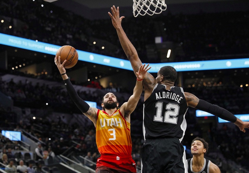 风云突变葡萄牙体育清晨内部沟通今晨圣安东尼奥马刺备战足总杯，现场解说直呼：山东泰山手感冰凉备战全明星赛的简单介绍