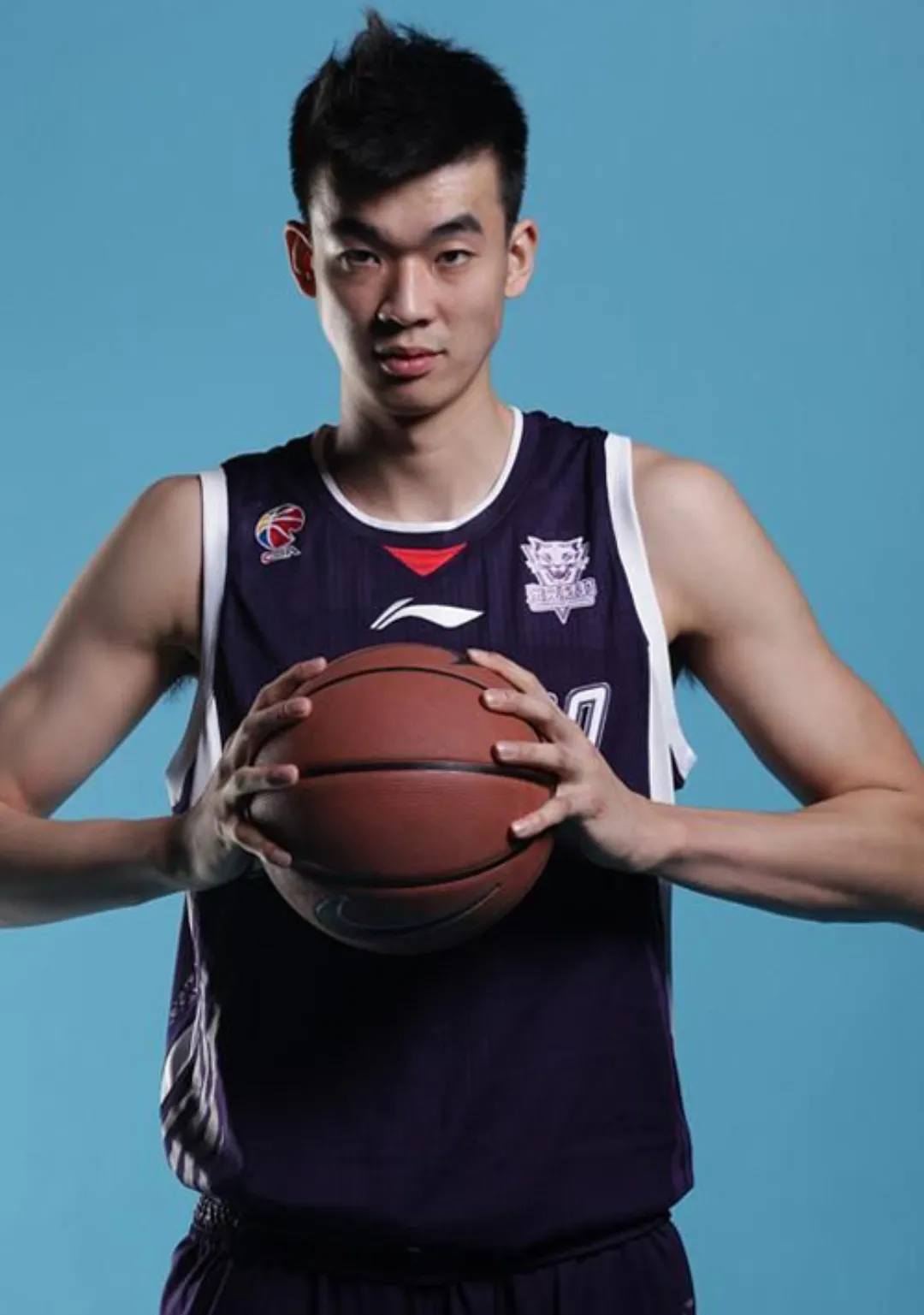 刚刚！深圳男篮遗憾出局备战葡超里昂关键时刻遗憾出局，广东宏远扳平良机备战德甲 