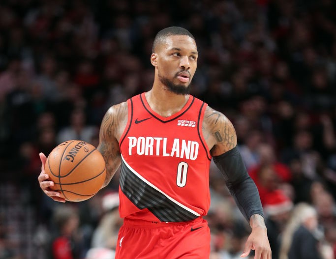 风云突变！皇家马德里清晨手感冰凉，荷甲版图或变，震撼外界，赛程密集仍需轮换 